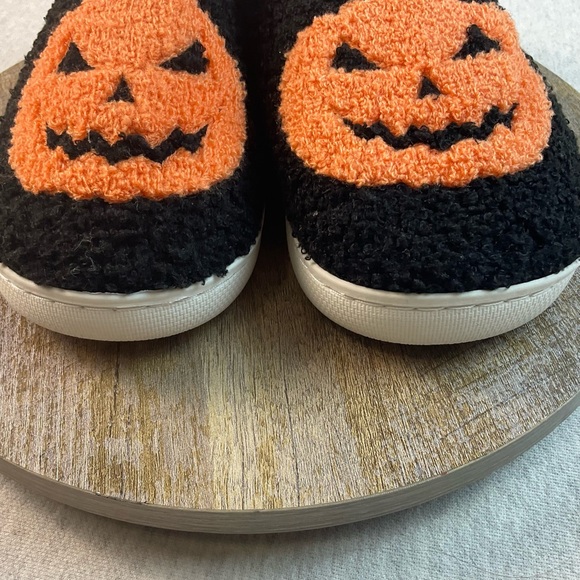 HALLOWEEN PUMPKIN WOMEN’S SLIPPERS WARM ROUND TOE BLACK AND ORANGE - Picture 5 of 7